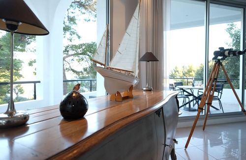 Cap-d'Antibes Villa | Beautiful 5 bedroom, 4 bathroom villa on Cap D’Antibes with direct sea view