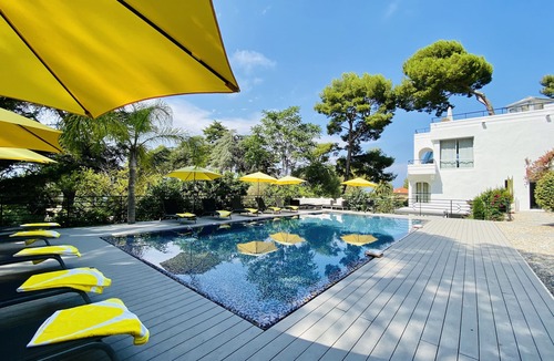 Cap-d'Antibes Villa | Beautiful 5 bedroom, 4 bathroom villa on Cap D’Antibes with direct sea view