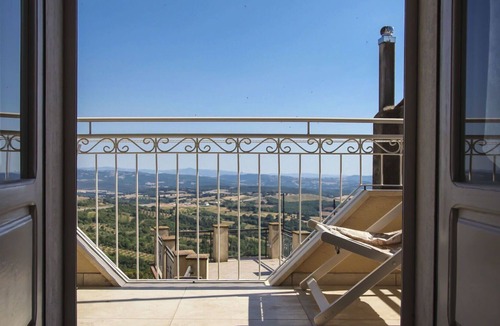 Civitella Marittima Apartment | Beautiful apartment for 4 guests with A/C, WIFI, TV, balcony and parking