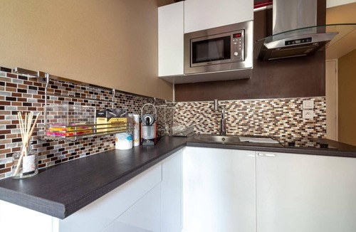 Cannes City Centre Apartment | Beautiful and cozy - super center (Rue Hoche) -A/C