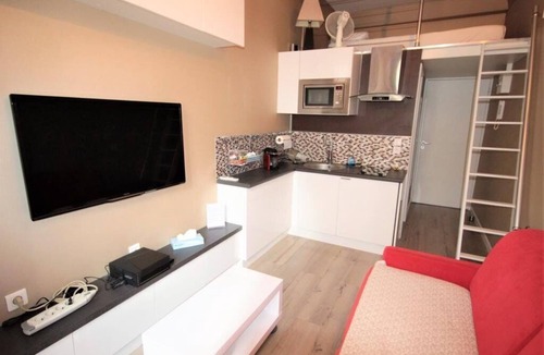 Cannes City Centre Apartment | Beautiful and cozy - super center (Rue Hoche) -A/C
