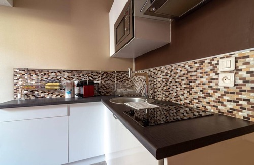 Cannes City Centre Apartment | Beautiful and cozy - super center (Rue Hoche) -A/C