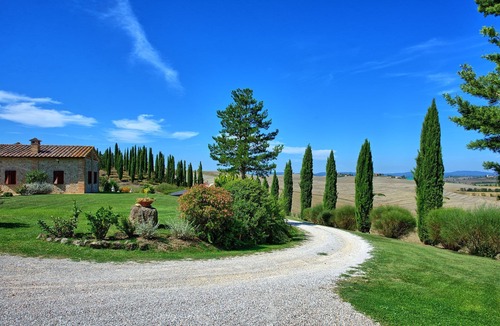 Monteroni d'Arbia Apartment | Beautiful apartment for 2 people with pool, WIFI and panoramic view, close to Siena