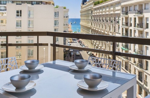 California - Pezou Apartment | Beautiful apartment Croisette. Sea view
