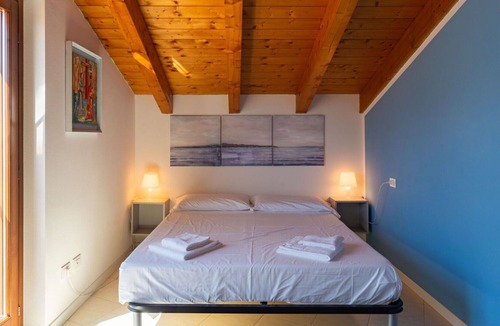 San Carlo Apartment | Beautiful apartment for 6 guests with TV, terrace, pets allowed and parking