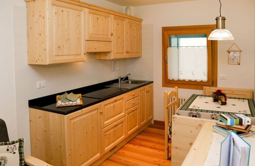 Raveo Apartment | Beautiful apartment for 3 people with WIFI, TV, patio and pets allowed