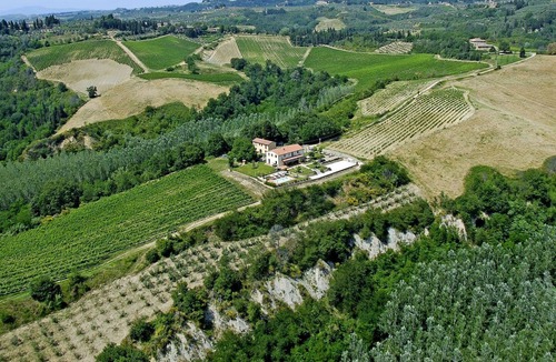 Certaldo Villa | Beautiful apartment in villa for 6 people with pool, A/C, WIFI, TV, patio, pets allowed and park...