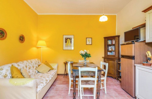 Gavignano Villa | Beautiful apartment in villa for 2 guests with WIFI, A/C, pool, TV and patio, close to San Gimig.