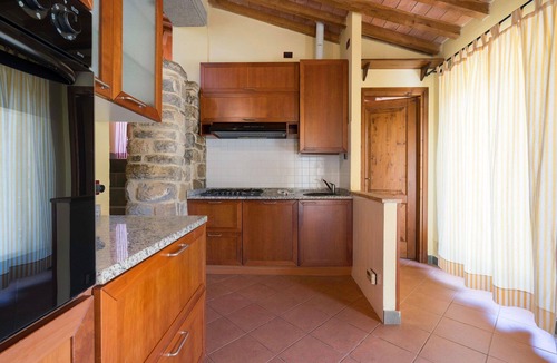Poggibonsi Villa | Beautiful apartment in villa with WIFI, A/C, pool, TV and pets allowed, close to San Gimignano