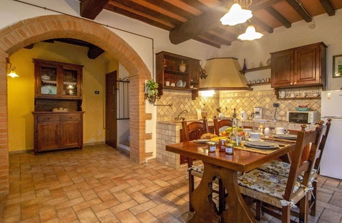 Poggiarello Villa | Beautiful apartment in villa with pool, WIFI, TV, terrace and pets allowed, close to San Gimignano
