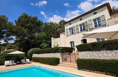 Tourrettes-sur-Loup Villa | Beautiful family friendly Villa with Stunning Seaviews from all rooms