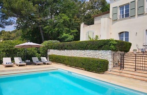 Tourrettes-sur-Loup Villa | Beautiful family friendly Villa with Stunning Seaviews from all rooms