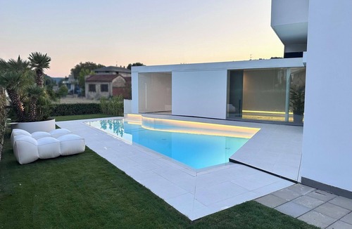 Subbiano Villa | Beautiful private villa for 10 people with WIFI, A/C, private pool, TV and patio, close to Arezzo