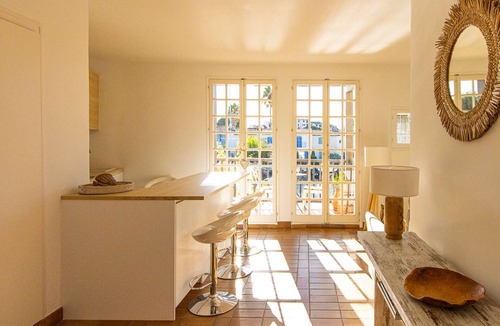 Port Grimaud Apartment | Beautiful renovated 2-room apartment in Port GrimaudSouth - WIFI