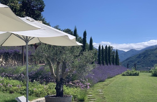 Licciana Nardi Villa | BEAUTIFUL! Restored Farmhouse with infinity pool