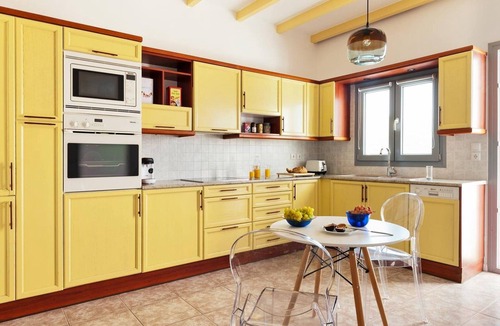 Pyrgos Villa | Beautiful Santorini Villa | 6 Bedrooms.