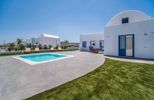 Karterados Villa | Beautiful Santorini Villa | 2 Bedrooms | Villa Journey | Private Pool & Magical.