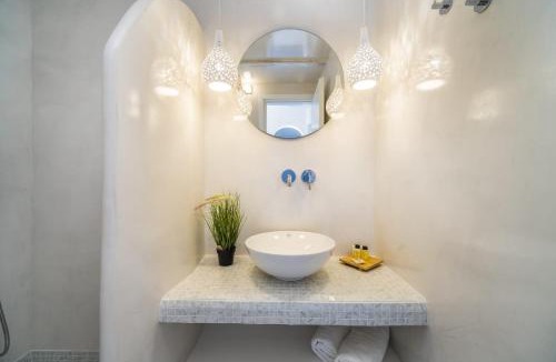 Karterados Villa | Beautiful Santorini Villa 2 Bedroom Villa Private Pool & Magical Sea Views Karterados