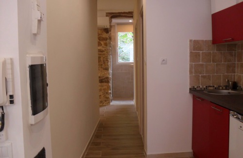 Le Suquet Apartment | Beautiful, Spacious, 1 Bedroom Apt in Cannes