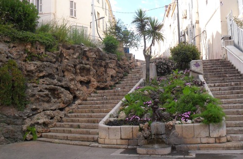 Le Suquet Apartment | Beautiful, Spacious, 1 Bedroom Apt in Cannes