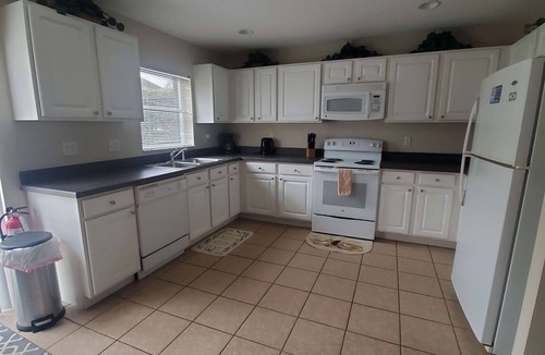 Lake Wilson Preserve House | Beautiful Vacation Home, Quiet Neighborhood, Sunny South Facing Pool