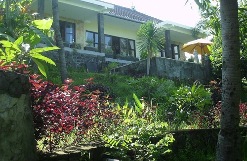 Kalibukbuk Villa | Beautiful villa on a hill with sea, mountain and rice field views