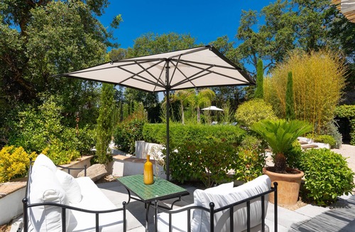 Cannes City Centre House | Beautiful villa with private garden, pool, sea view, walking distance from beach