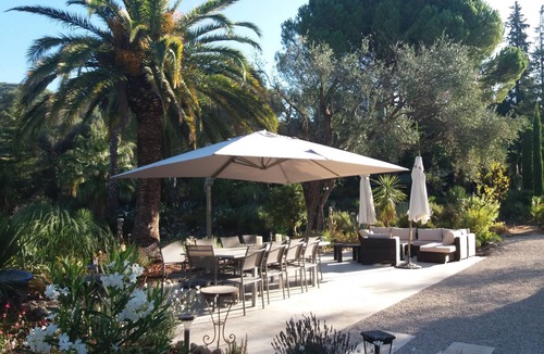 Grasse Villa | Beautiful villa with spectacular pool, gardens and views
