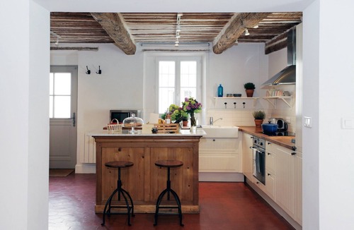 Antibes Old Town House | Beautifully renovated townhouse for 4 guests in Antibes with outdoor space.