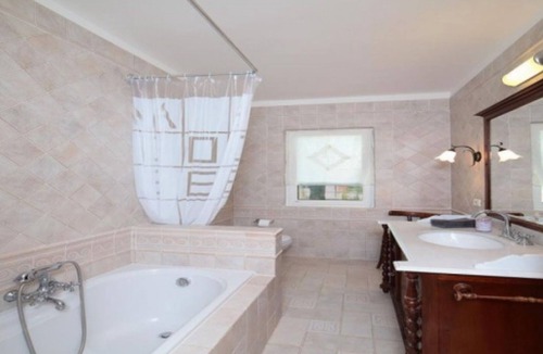 Palazzolo dello Stella Bed & Breakfast | Bed and Breakfast 'Suite Exclusive' with shared pool, Wi-Fi and air conditioning