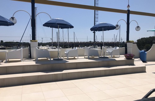 Aprilia Marittima Boat Rental | Bed & boat Lignano