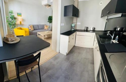 Saint-Sylvestre Apartment | Bel appartement spacieux avec joli balcon arboré, calme, bien situé, centre ville