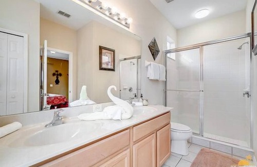 Lake Berkley House | Bella Vida Homes - Close to Disney and Universal!