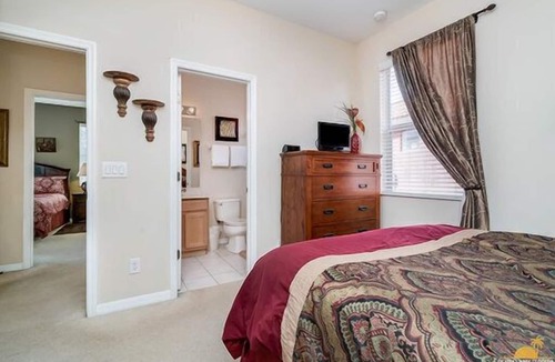 Lake Berkley House | Bella Vida Homes - Close to Disney and Universal!