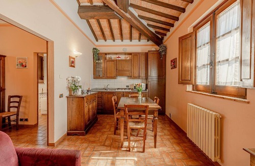 Montepulciano Apartment | Belvedere B4' flat with shared pool