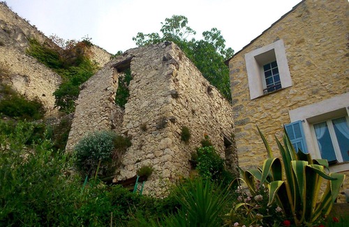 Gilette House | BETWEEN SKY AND EARTH, Gilette near Nice