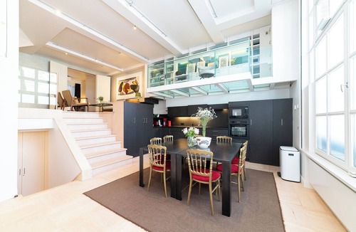 Quartier de l'Ecole-Militaire House | Between St Germain & Eiffel Tower house terrace view AC 8 bedroom fully serviced