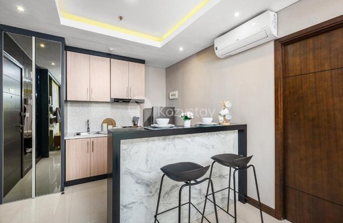 Kebon Jeruk Apartment | Bianco by Kozystay - Kebon Jeruk