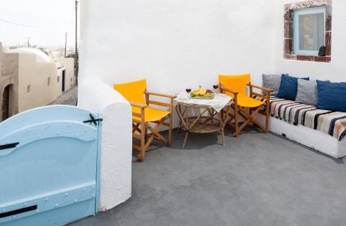 Emporio Apartment | Black Rock Traditional Rooms
