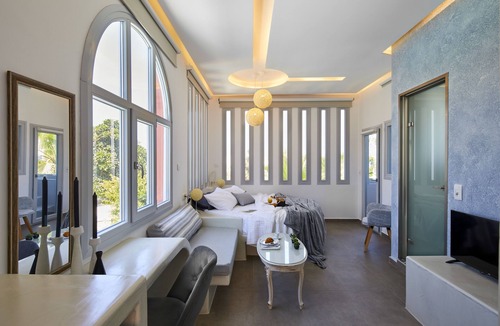 Kamari Hotel | Blue Sea Hotel
