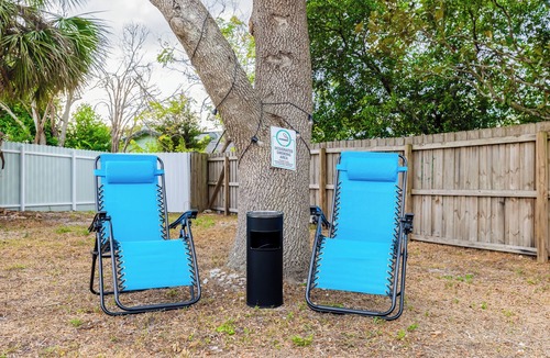 Casselberry House | Blue Villa- 8 PAX-Heated Pool-BBQ -Top Area. Close to Orlando’s Top Attractions.