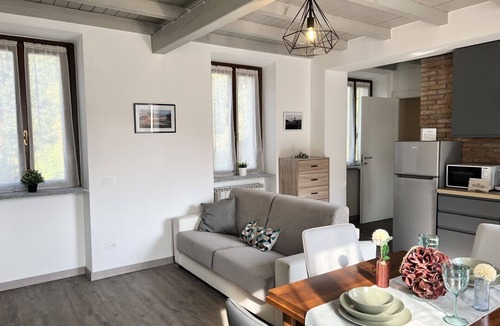 Cadrezzate Apartment | Bnbook La Corte 51 Lago di Monate