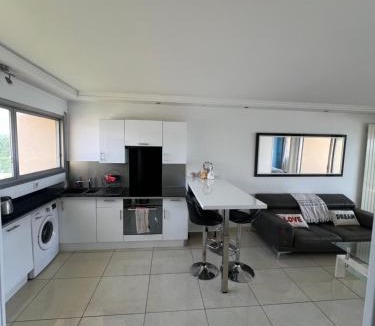 La Bocca Apartment | Bord de Mer Cannes Midi