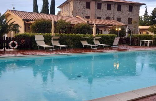 Pomaia House | Borgo Pomaia Resort Appartamenti Piscine Ristorante e Sala Convegni