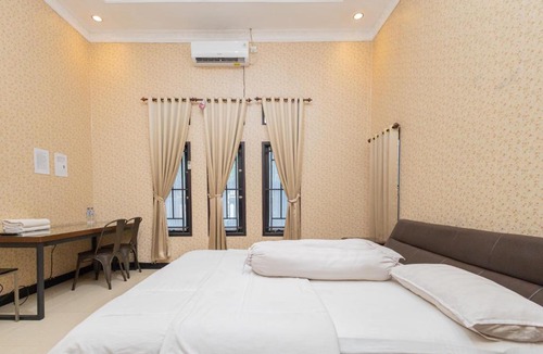Serang Hotel | Boss Residence Serang Mitra RedDoorz