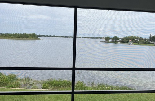 Northwest Orlando Condo | BREATHTAKING LAKE VIEW CONDO ON TOP FLOOR