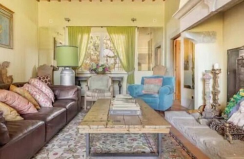 Florence Villa | Breathtaking Villa with stunning pool on the hills overlooking Florence