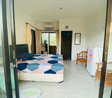 Kedewatan House | Breezy Guest House