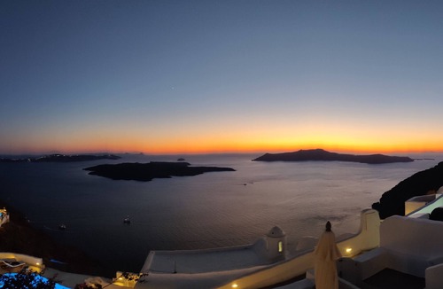 Firostefani Apartment | BRIGA VILLAS Studio 1 - private terrace. Astonishing view of Caldera/volcano