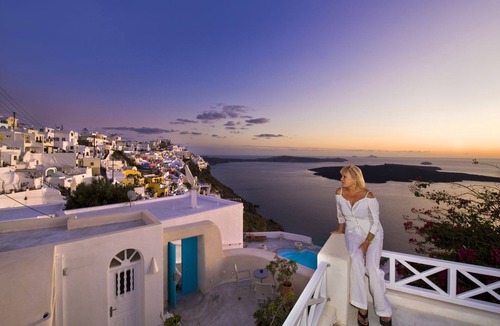 Firostefani Apartment | BRIGA VILLAS Studio 1 - private terrace. Astonishing view of Caldera/volcano